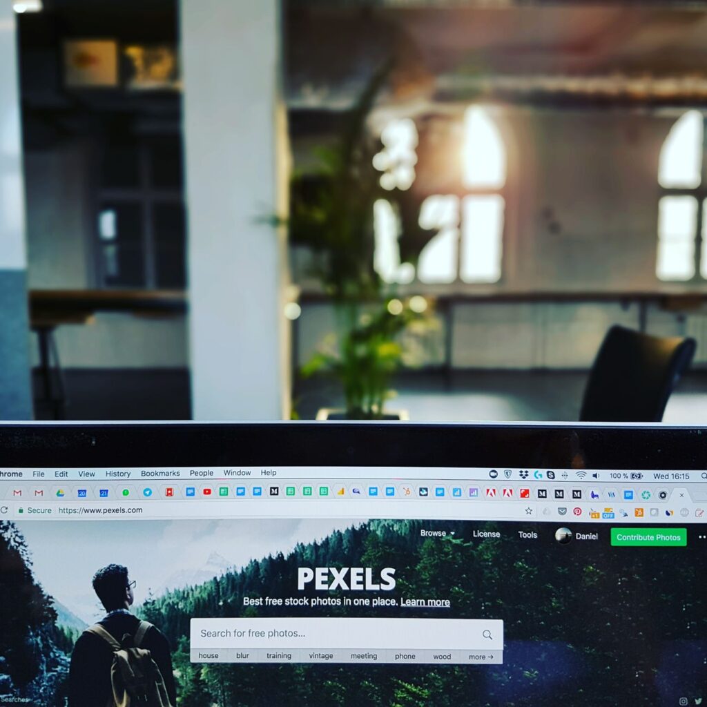 Cómo el SEO puede ayudarte a construir un perfil de inversor sólido 1 pexels photo 890065 1